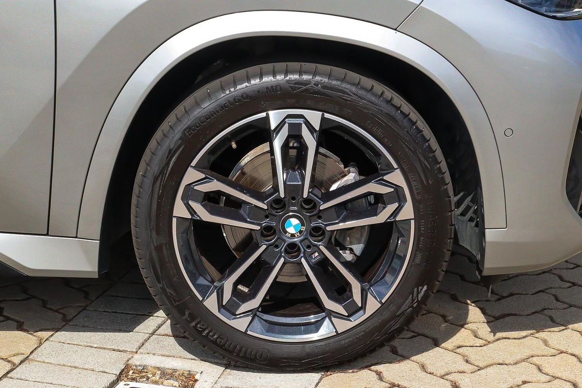 2023 BMW X1 xDrive20i U11