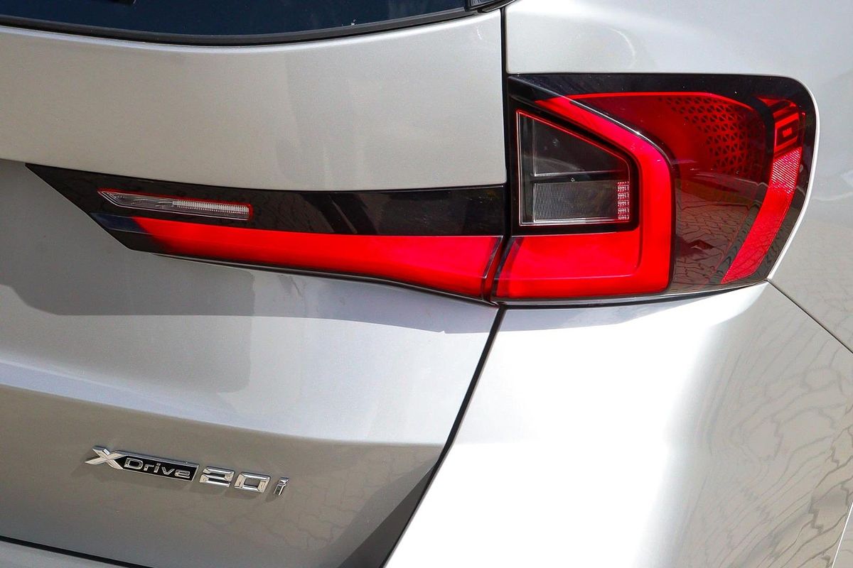 2023 BMW X1 xDrive20i U11