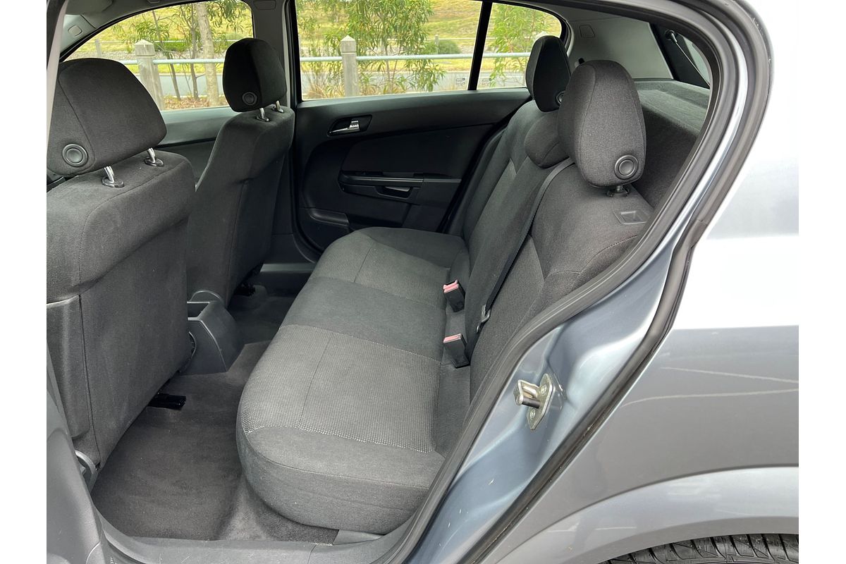 2005 Holden Astra CDXi AH