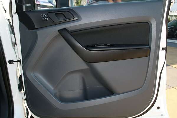 2017 Ford Everest Ambiente UA