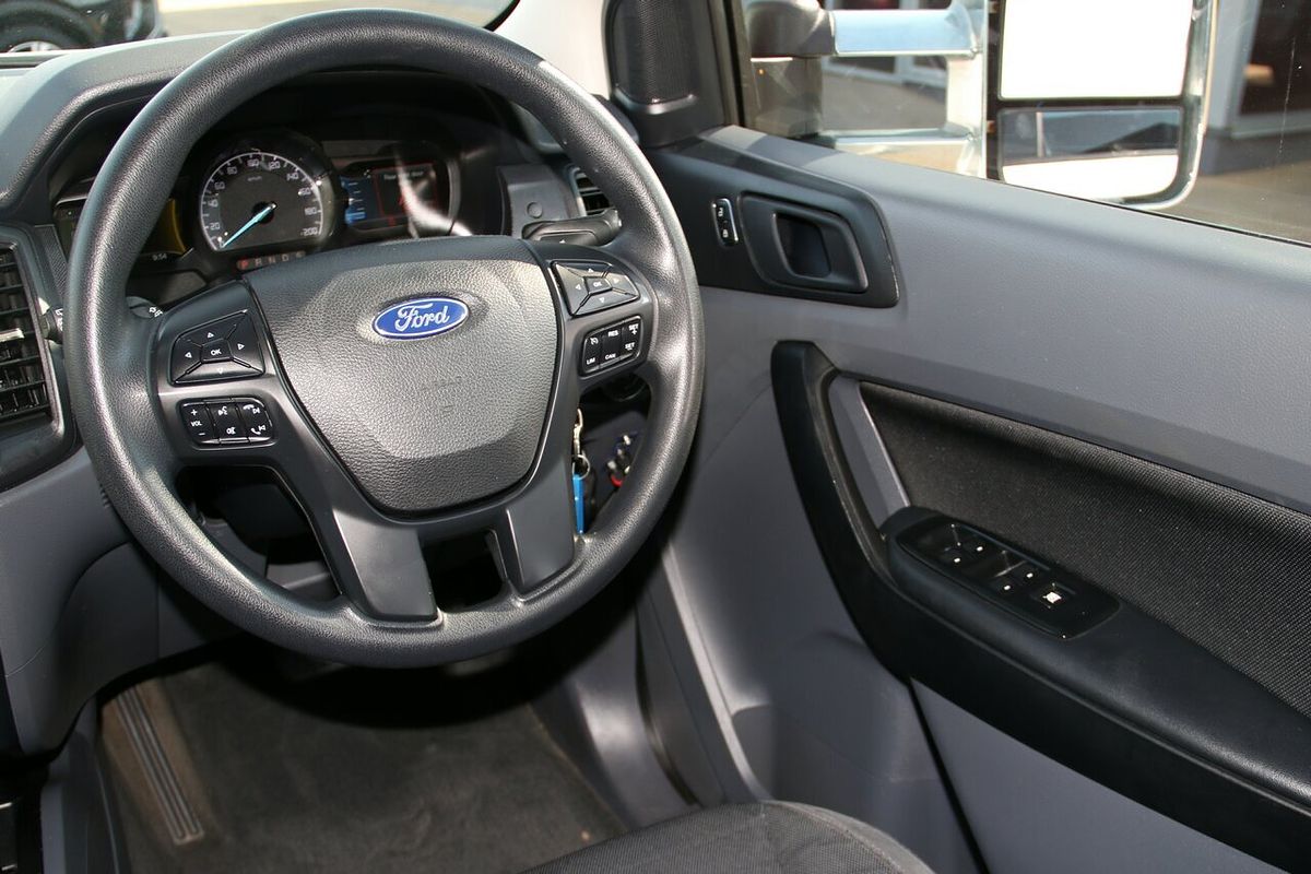2017 Ford Everest Ambiente UA