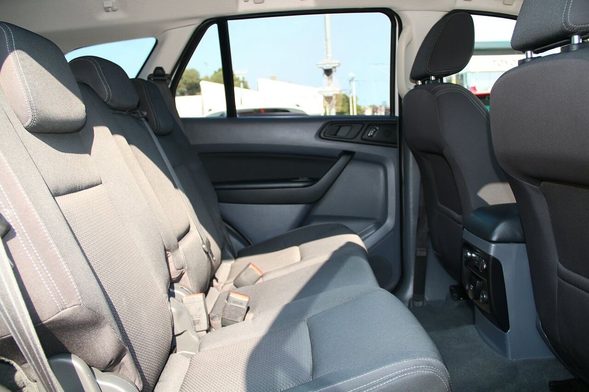 2017 Ford Everest Ambiente UA