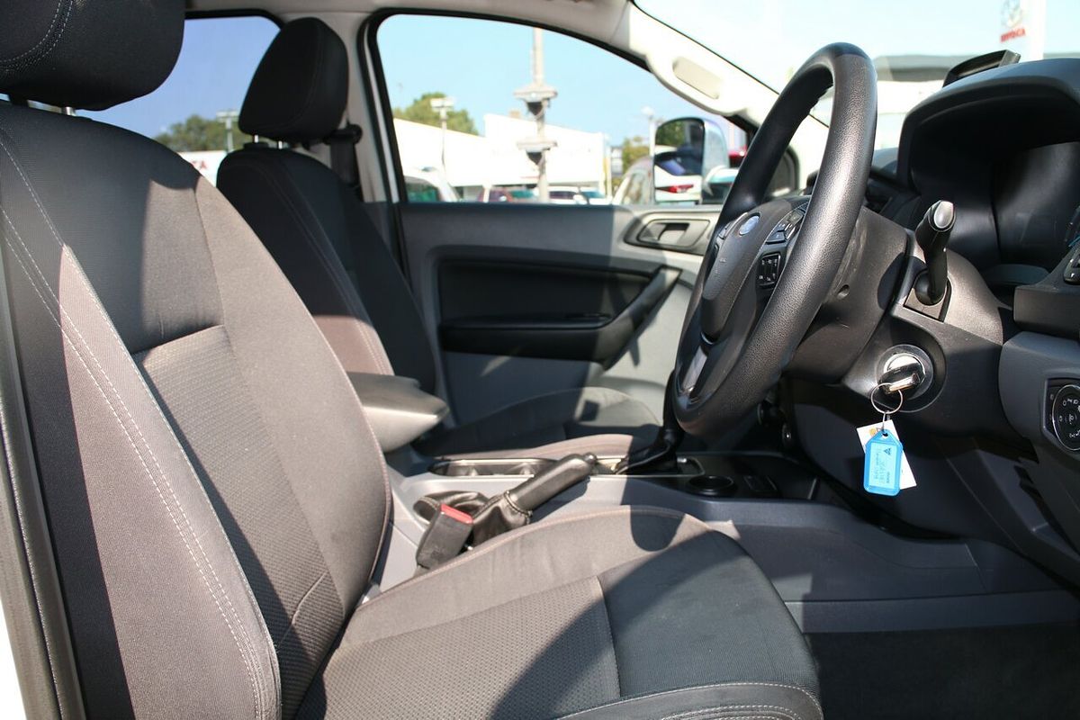 2017 Ford Everest Ambiente UA