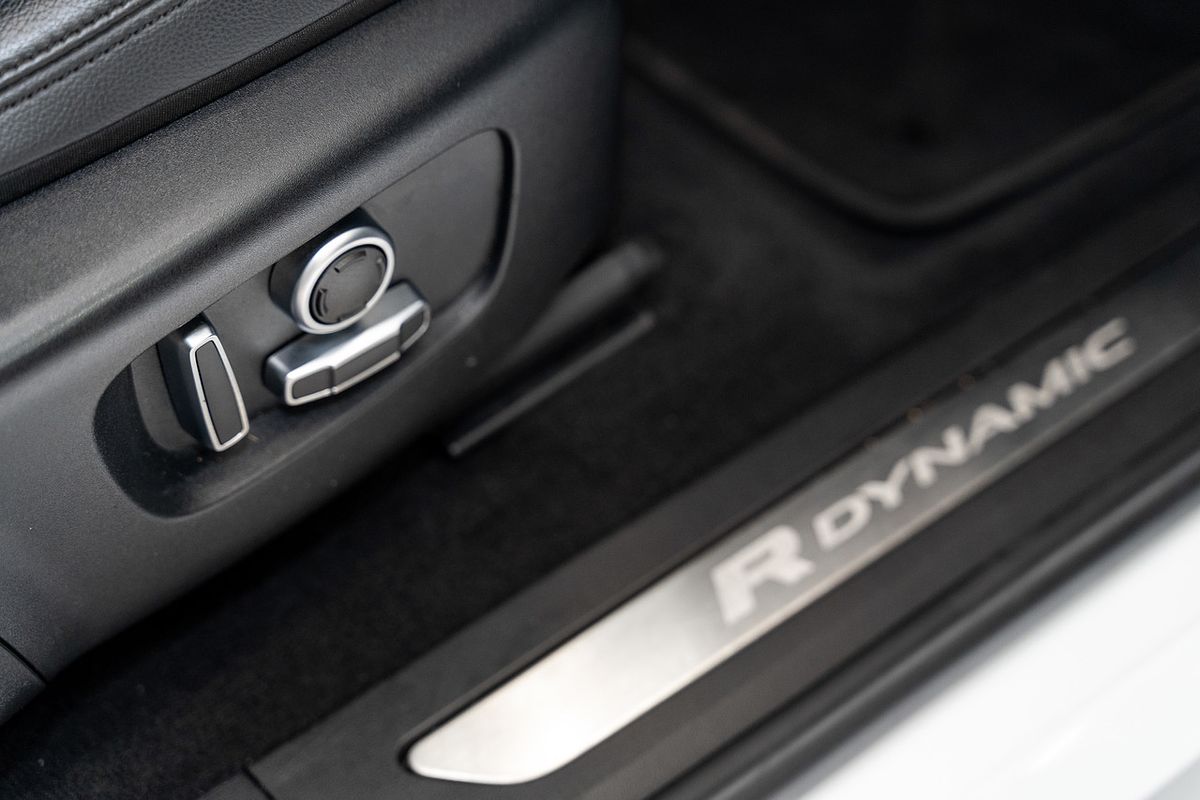 2022 Land Rover Range Rover Evoque P250 R-Dynamic SE L551