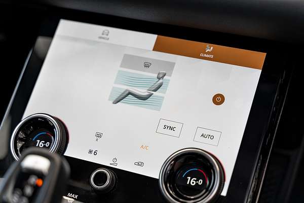 2022 Land Rover Range Rover Evoque P250 R-Dynamic SE L551