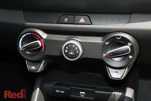 2025 Kia Stonic S YB