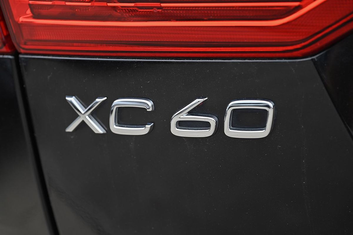 2021 Volvo XC60 T6 R-Design
