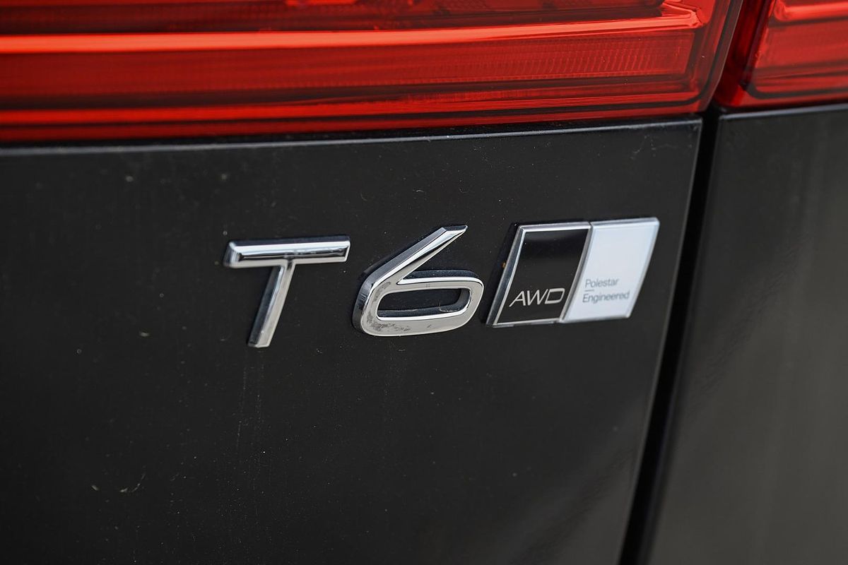2021 Volvo XC60 T6 R-Design