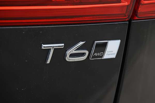 2021 Volvo XC60 T6 R-Design