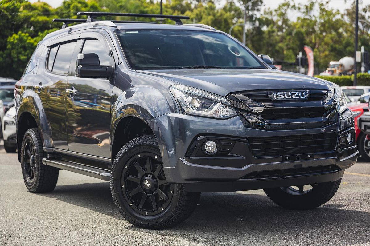2020 Isuzu MU-X Onyx Edition