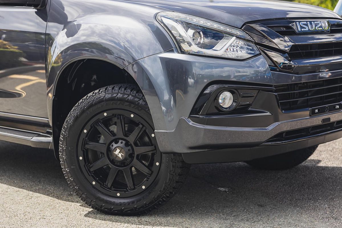 2020 Isuzu MU-X Onyx Edition