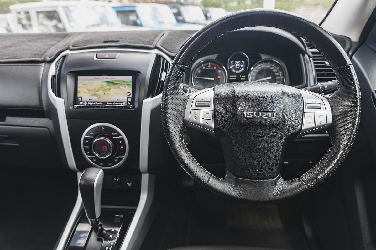 2020 Isuzu MU-X Onyx Edition