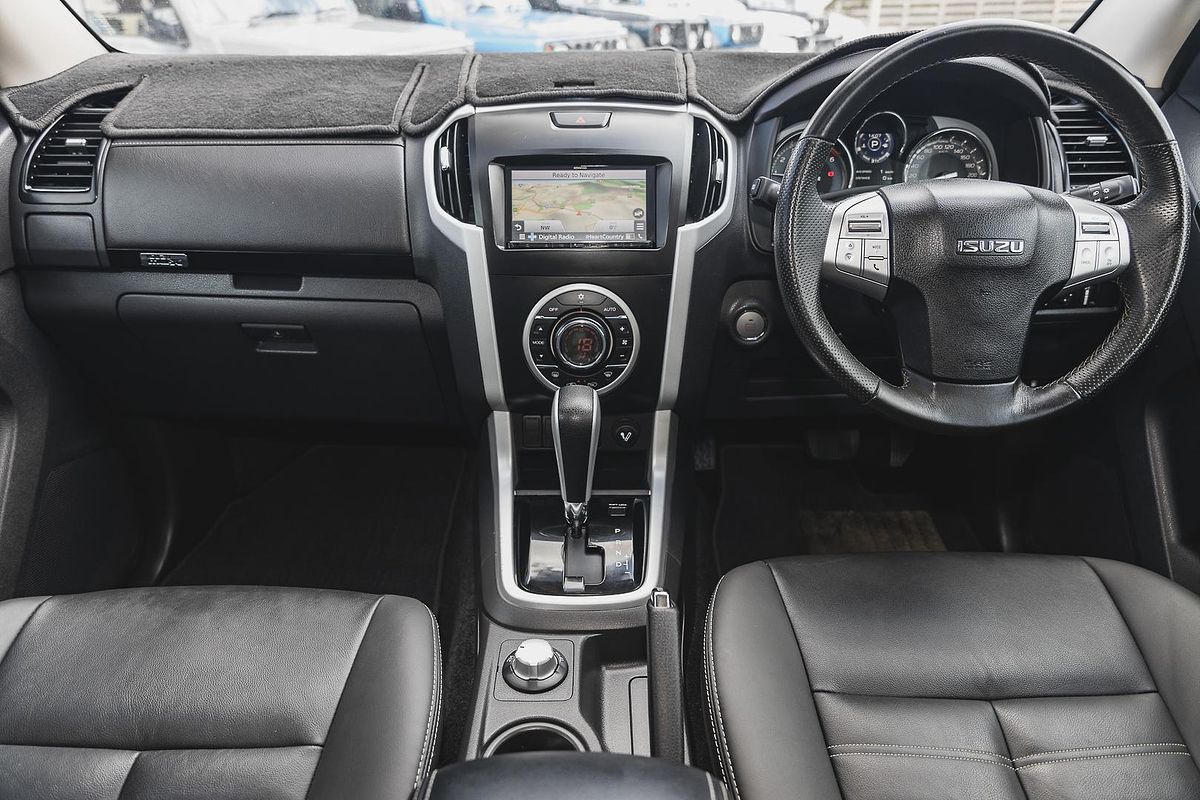 2020 Isuzu MU-X Onyx Edition