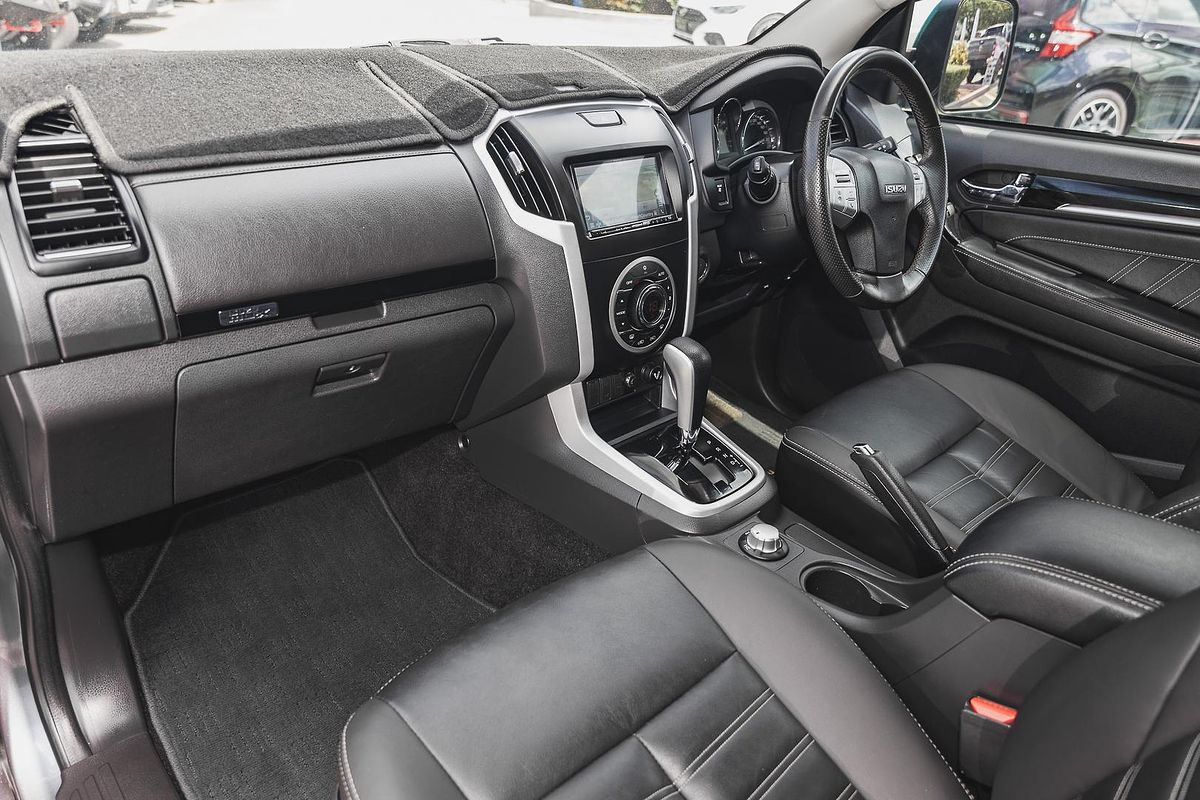 2020 Isuzu MU-X Onyx Edition