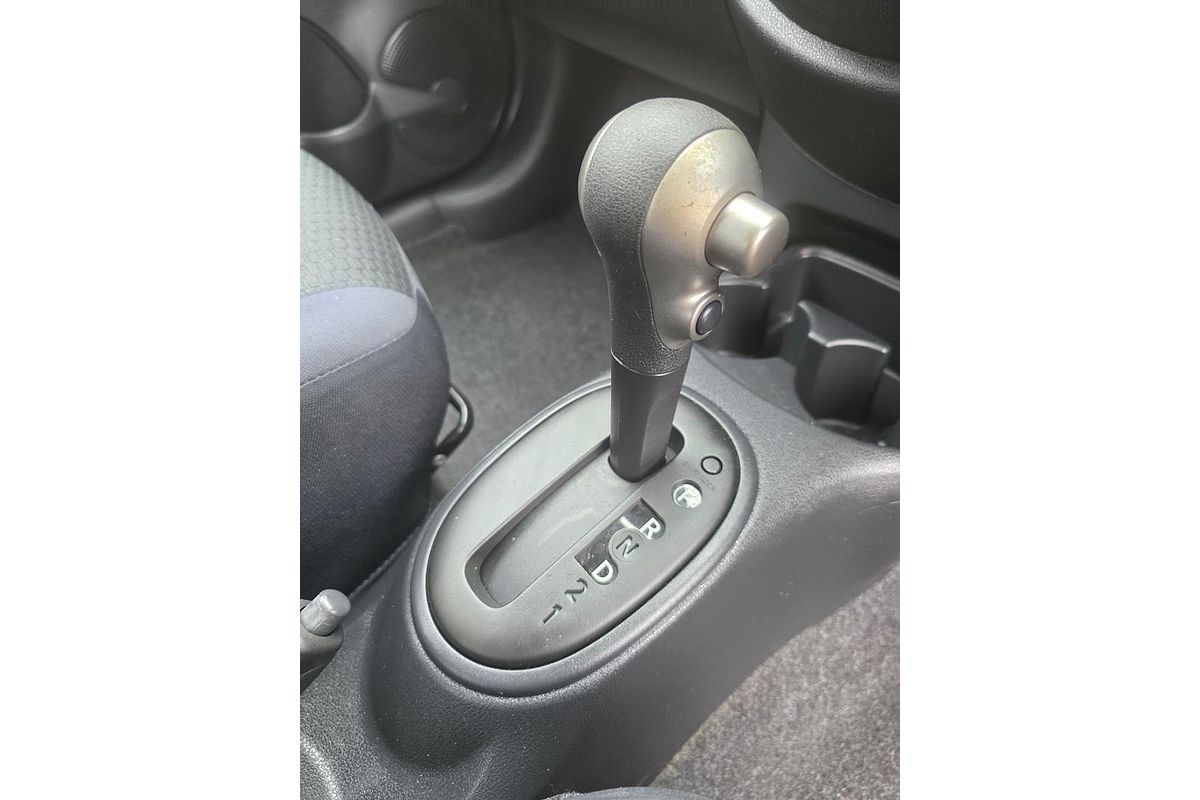 2011 Nissan Micra ST K13