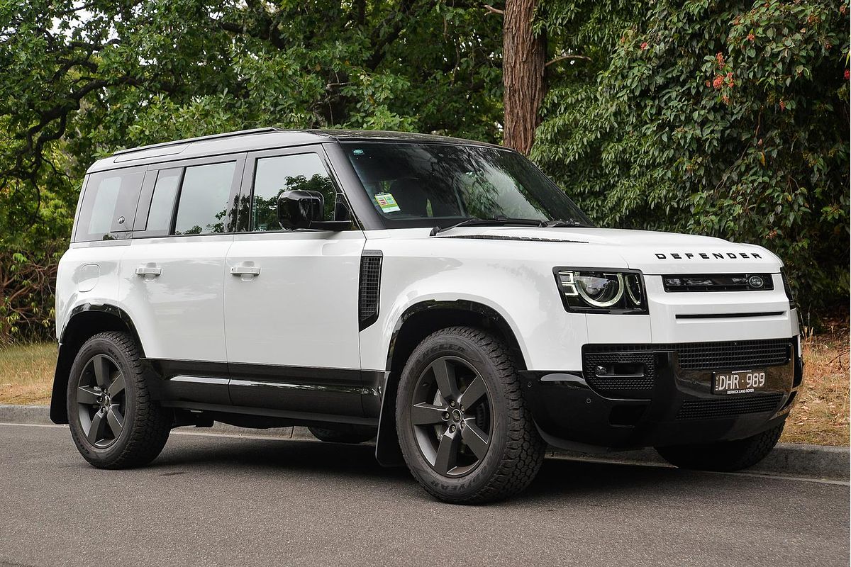 2024 Land Rover Defender 110 P400 X-Dynamic SE L663
