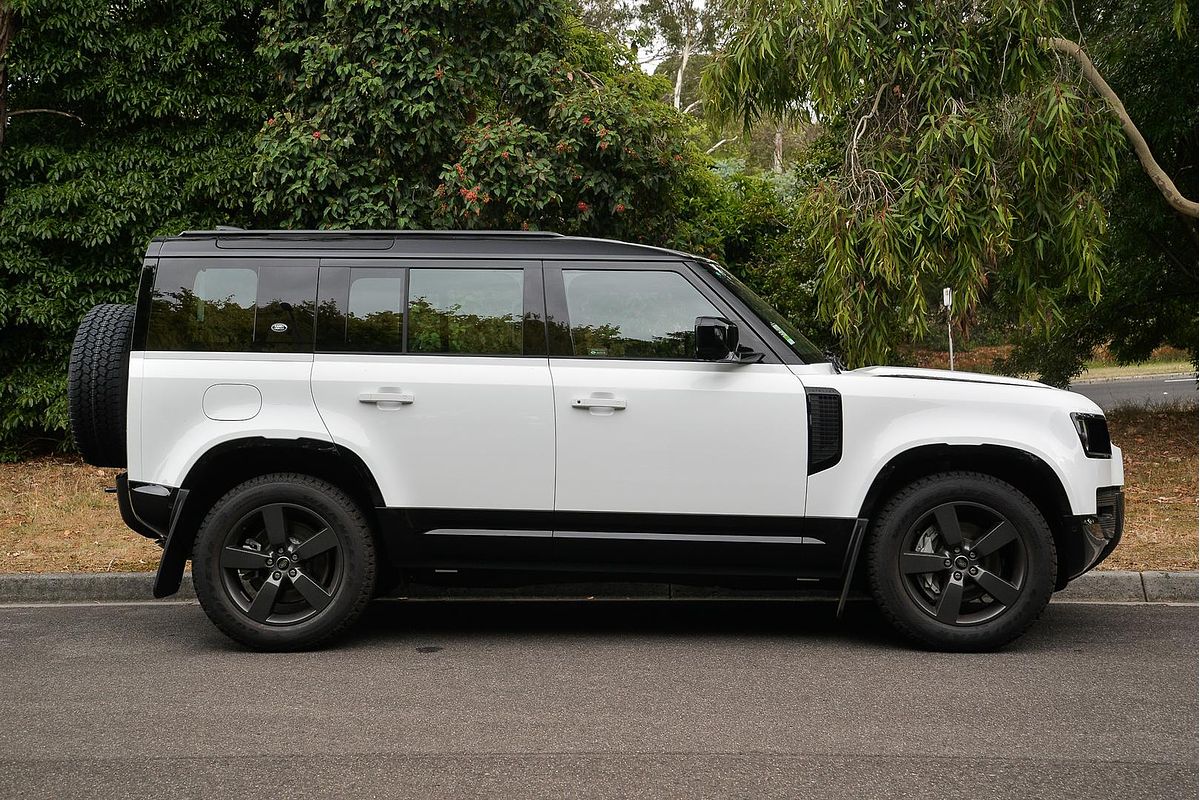 2024 Land Rover Defender 110 P400 X-Dynamic SE L663