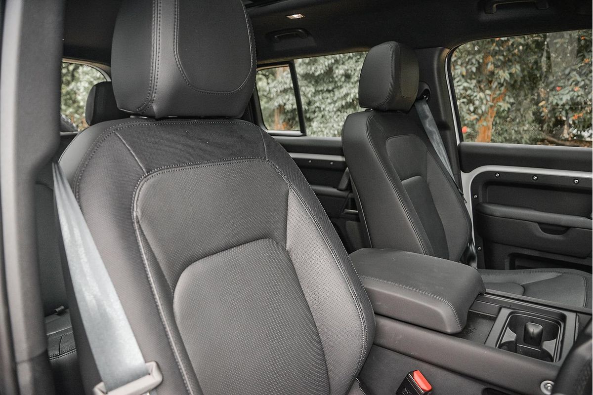 2024 Land Rover Defender 110 P400 X-Dynamic SE L663