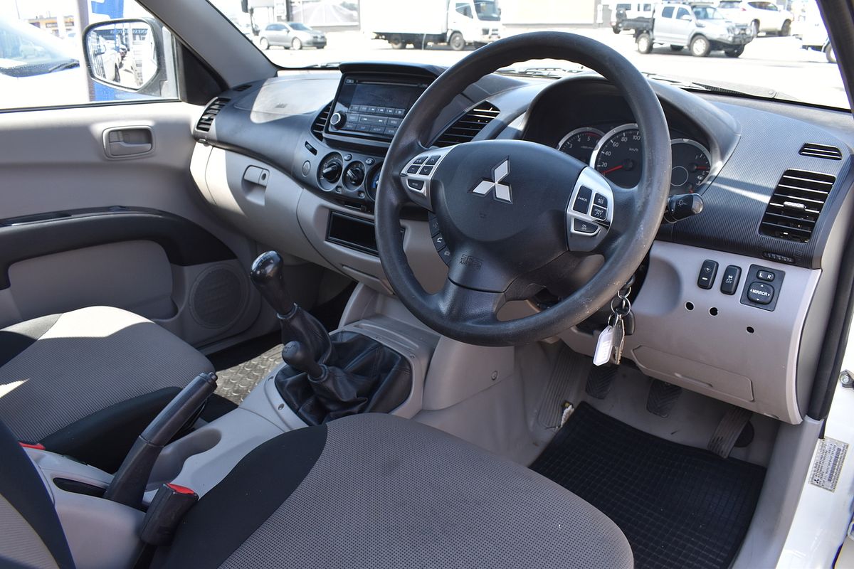 2014 Mitsubishi Triton GLX MN 4X4