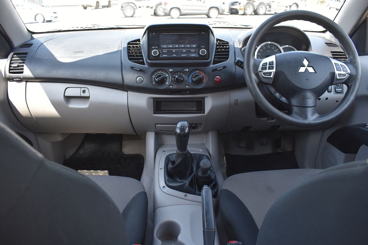 2014 Mitsubishi Triton GLX MN 4X4
