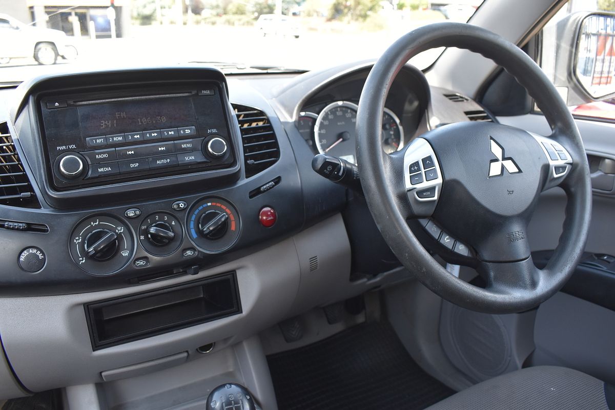 2014 Mitsubishi Triton GLX MN 4X4