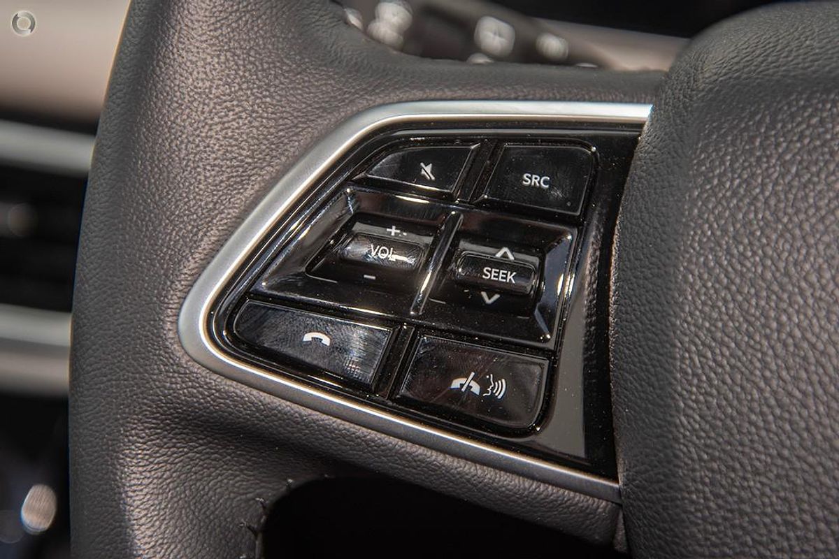 2024 Mahindra XUV700 AX7