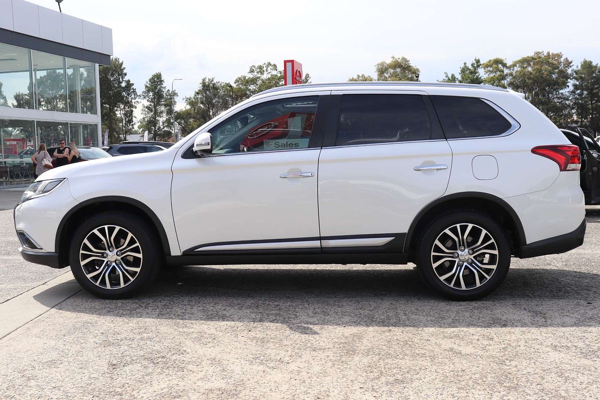2016 Mitsubishi Outlander Exceed ZK