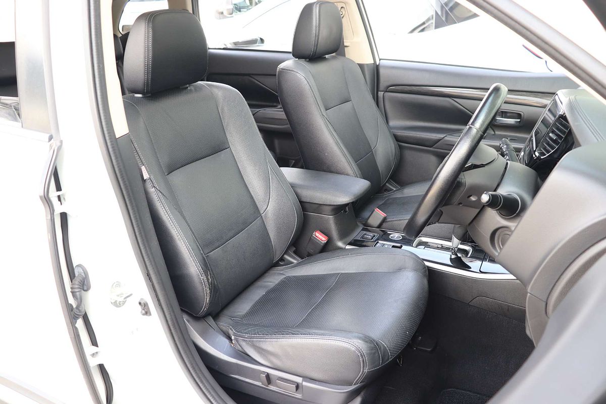 2016 Mitsubishi Outlander Exceed ZK