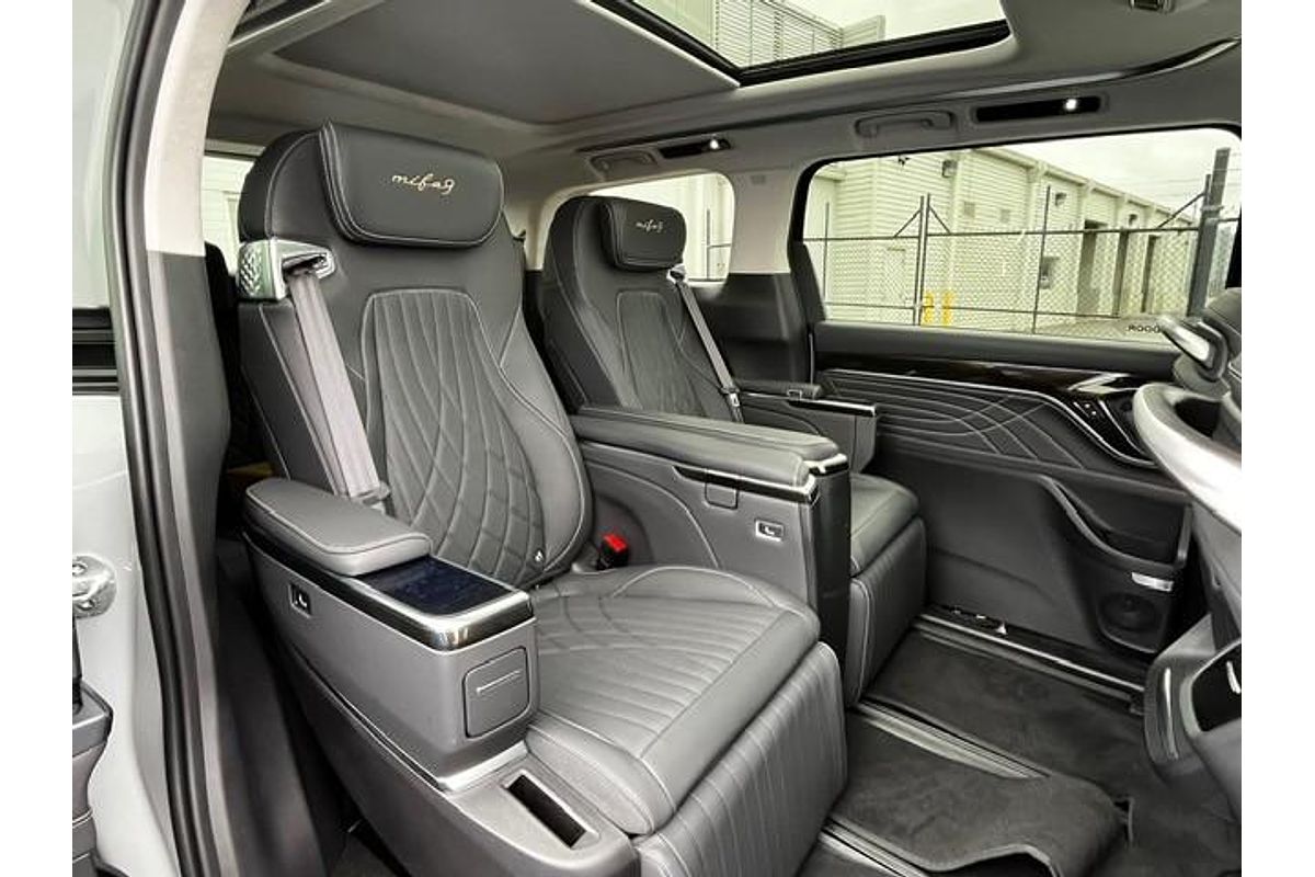 2023 LDV MIFA 9 Luxe
