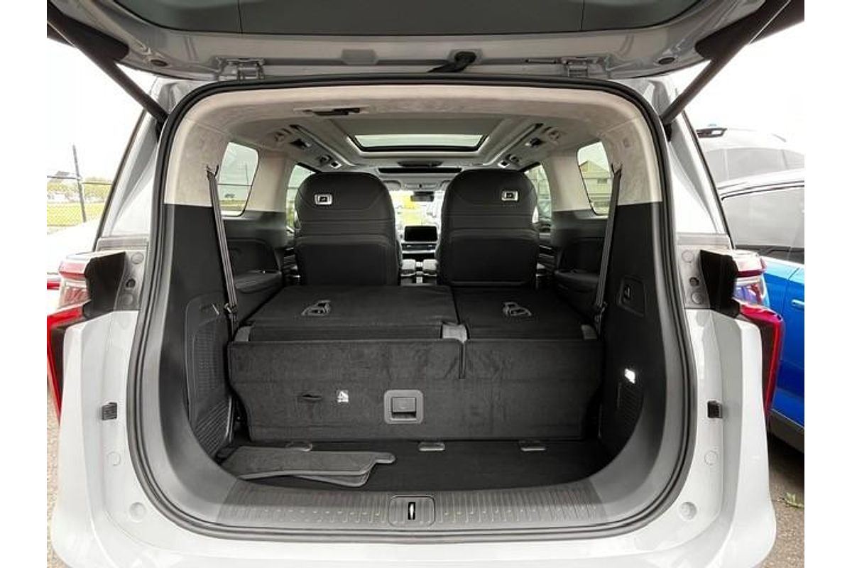 2023 LDV MIFA 9 Luxe