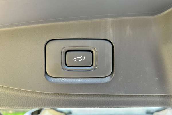 2024 Isuzu MU-X LS-T