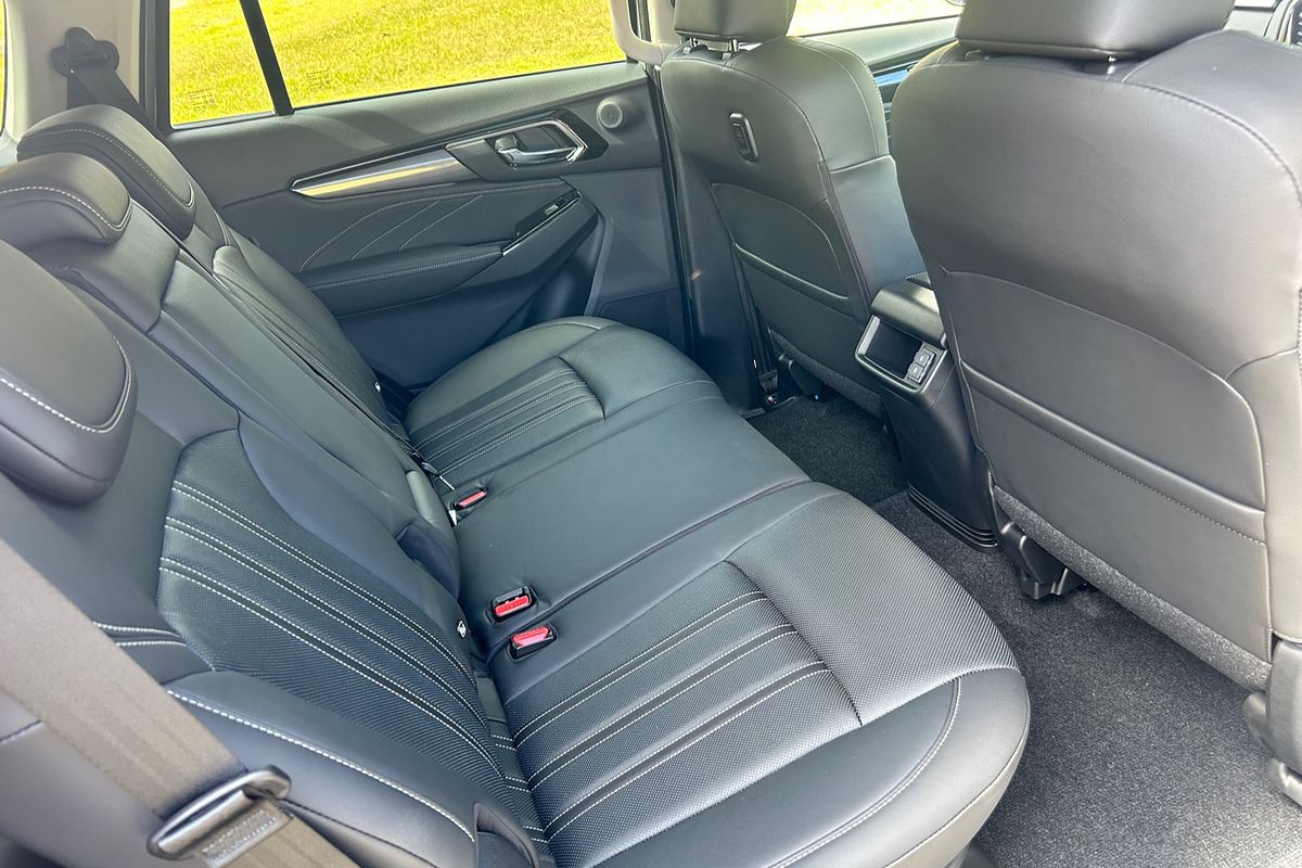 2024 Isuzu MU-X LS-T