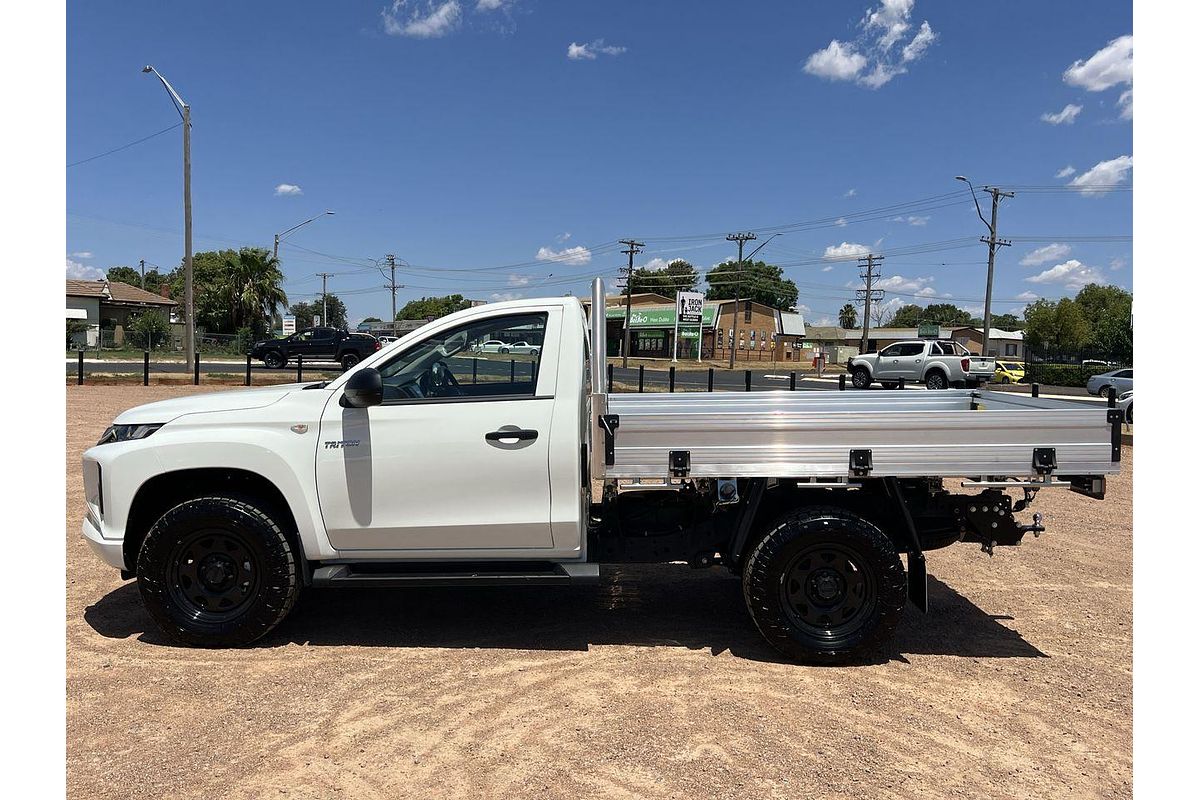 2023 Mitsubishi Triton GLX MR 4X4