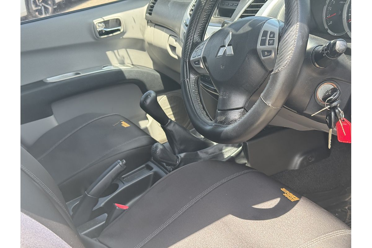 2011 Mitsubishi Triton GLX MN 4X4
