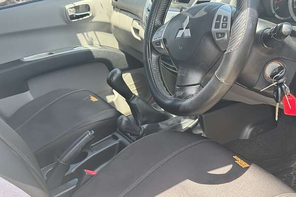 2011 Mitsubishi Triton GLX MN 4X4