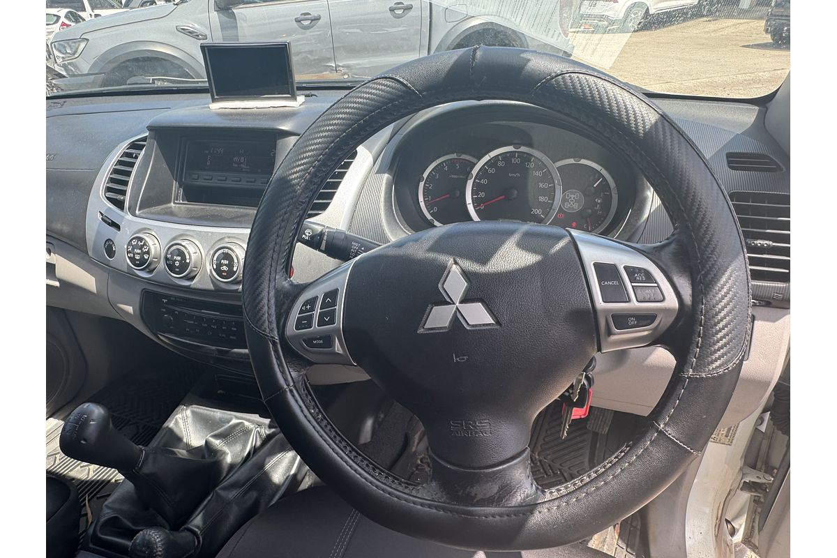 2011 Mitsubishi Triton GLX MN 4X4