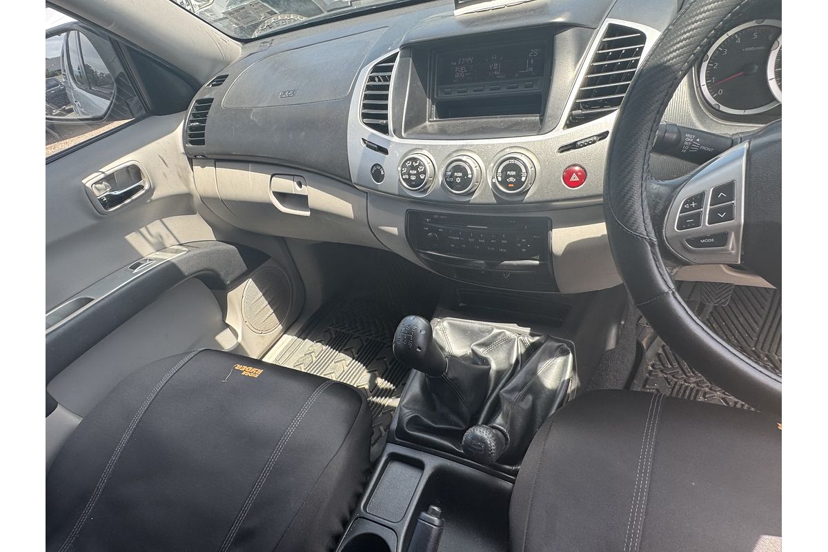 2011 Mitsubishi Triton GLX MN 4X4