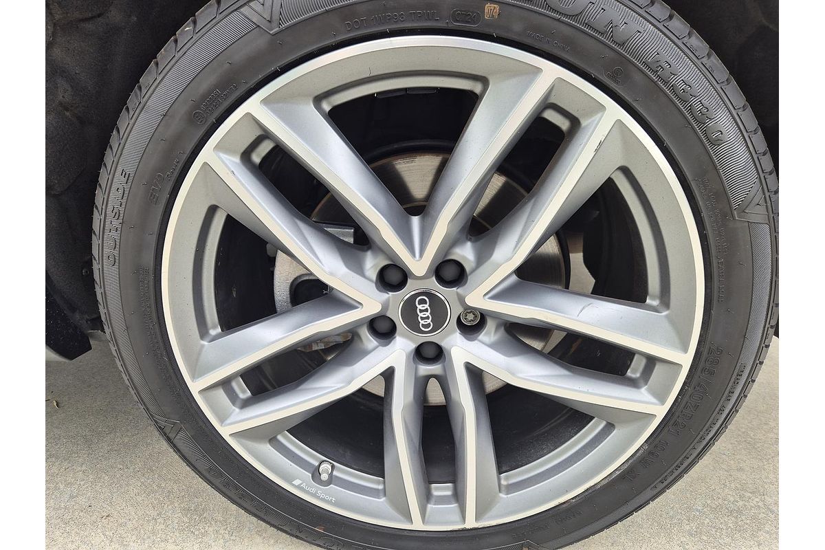 2019 Audi Q7 50 TDI S line 4M