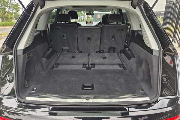 2019 Audi Q7 50 TDI S line 4M