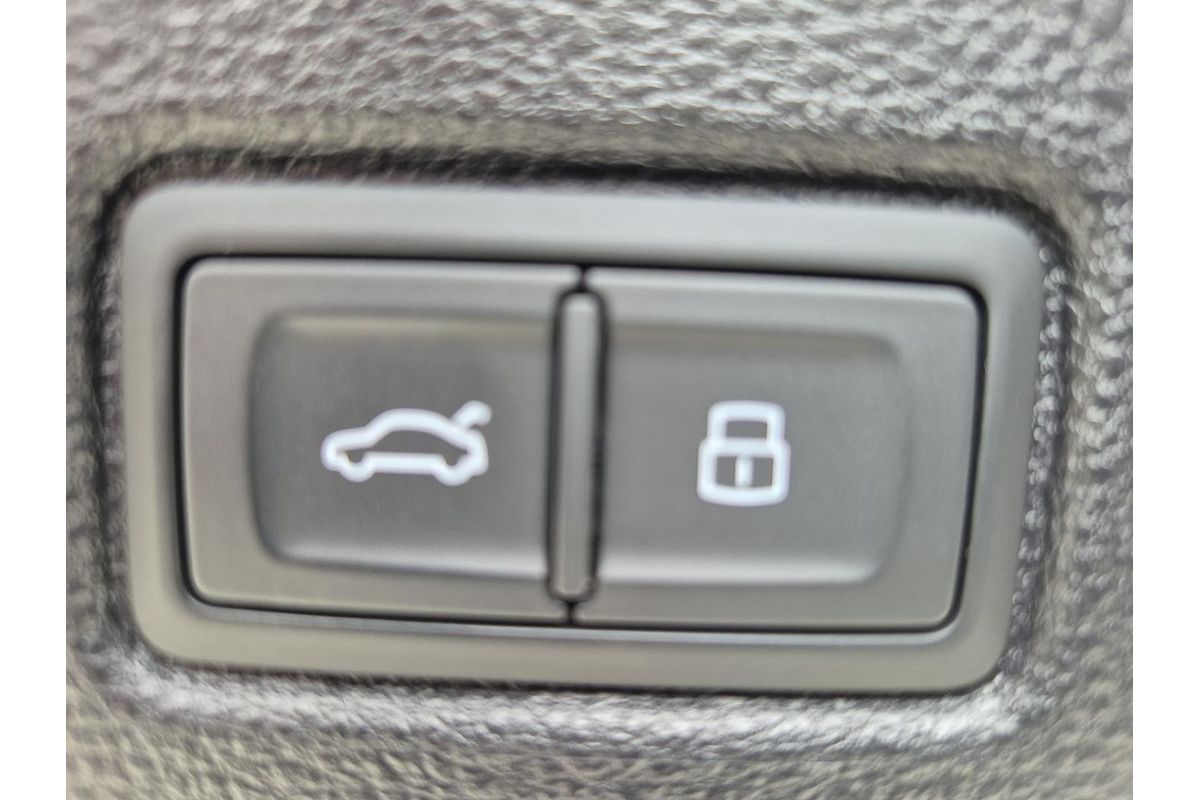 2019 Audi Q7 50 TDI S line 4M