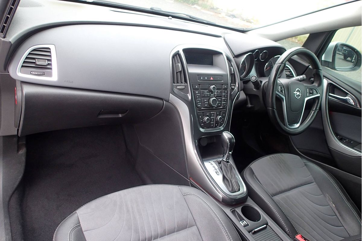 2012 Opel ASTRA PJ