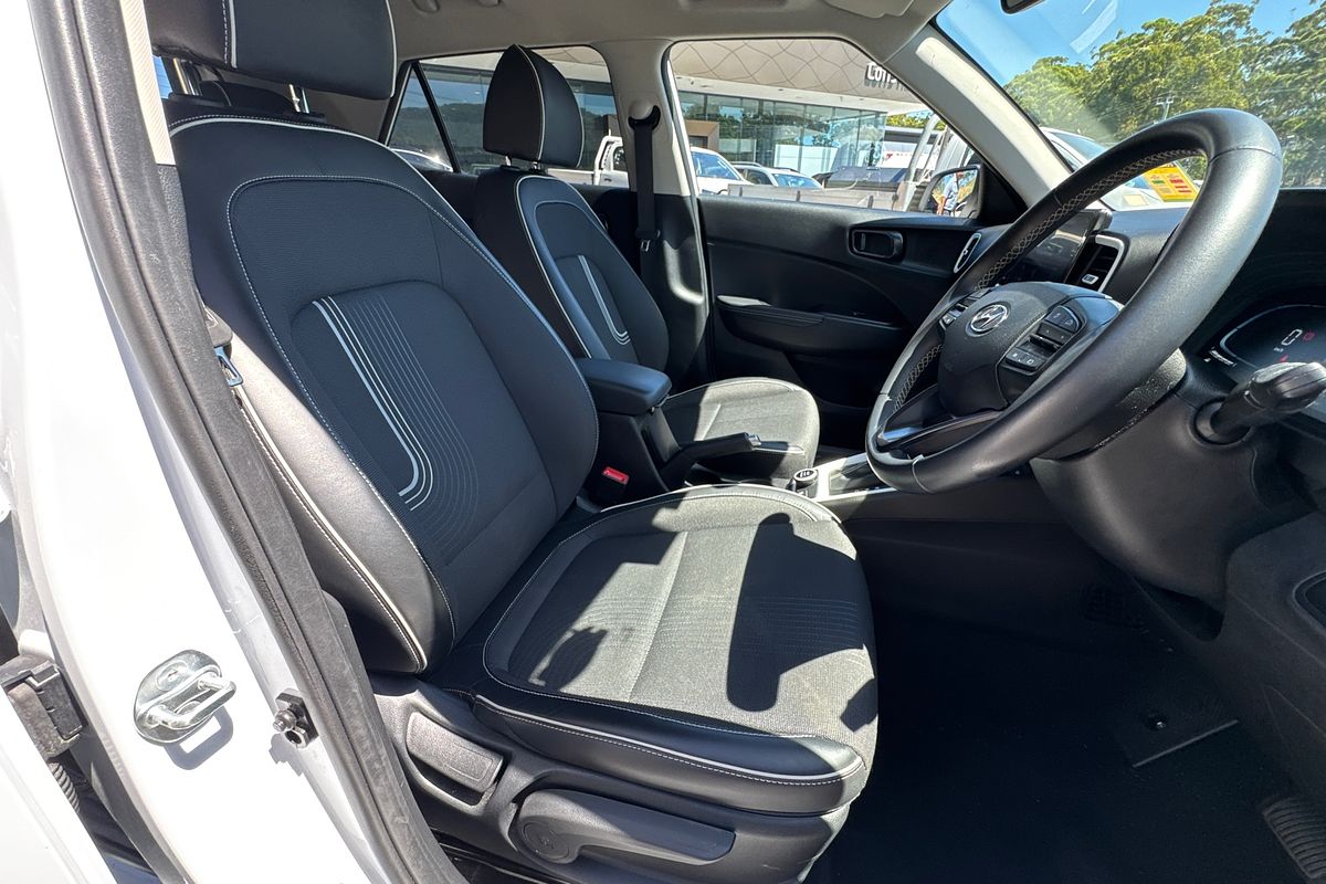 2023 Hyundai Venue Elite QX.V5