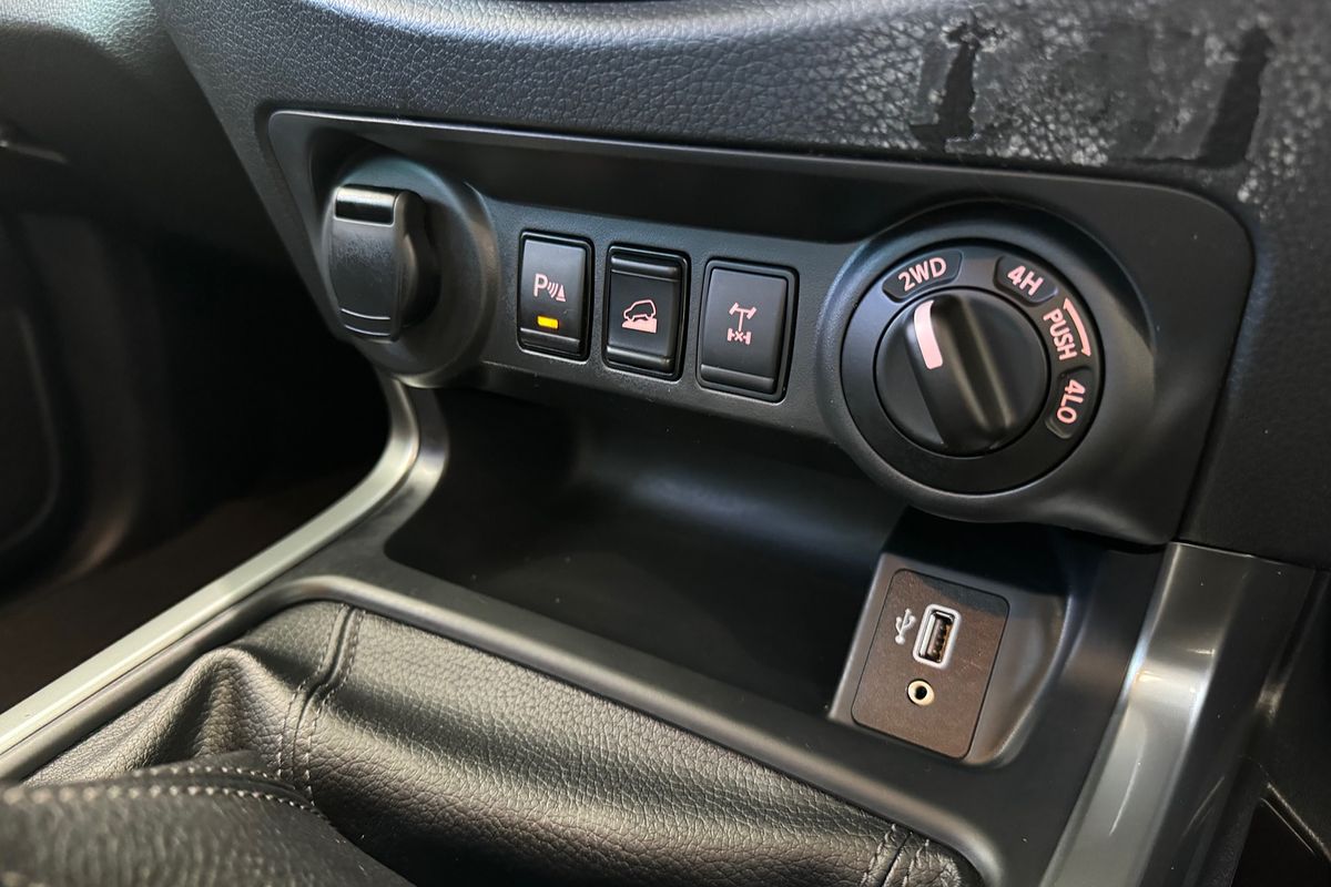 2024 Nissan Navara ST-X D23 4X4