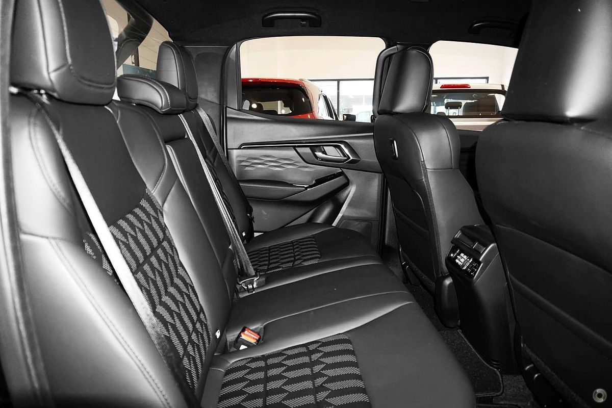 2024 Isuzu D-MAX BLADE 4X4