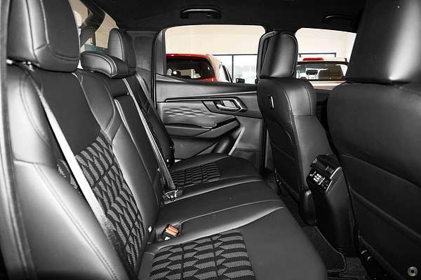 2024 Isuzu D-MAX BLADE 4X4