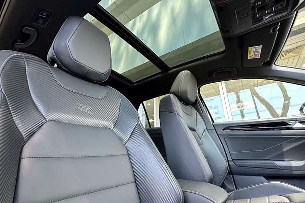 2024 Volkswagen T-Roc 140TSI R-Line D11