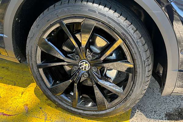 2024 Volkswagen T-Roc 140TSI R-Line D11