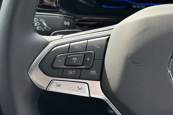 2024 Volkswagen T-Roc 140TSI R-Line D11