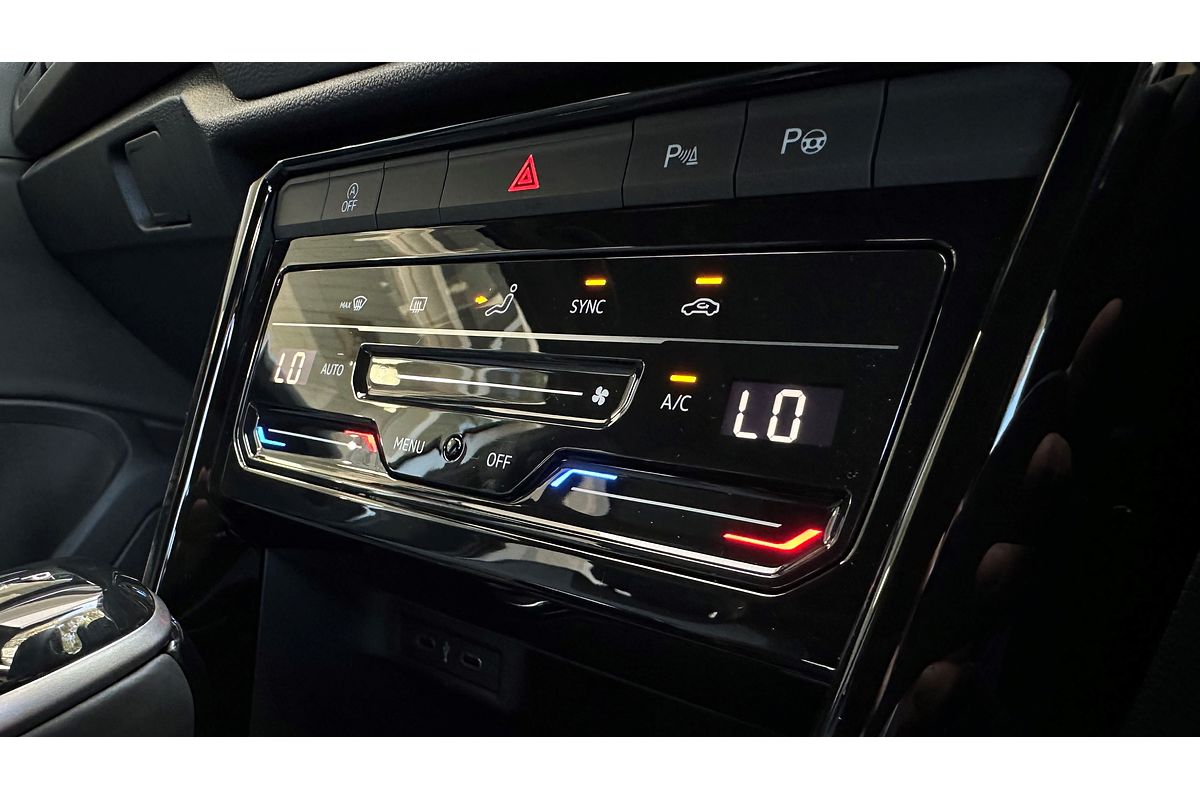 2024 Volkswagen T-Roc 140TSI R-Line D11