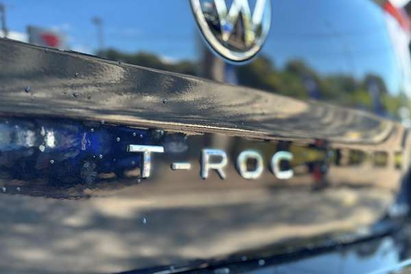2024 Volkswagen T-Roc 140TSI R-Line D11